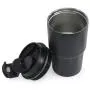 Copo térmico preto com tampa e capacidade de 450 ml. Conta com protetor higiênico na tampa. Mantém a temperatura da bebida por mais tempo.