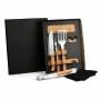 Kit para Churrasco/Hambúrguer. Composto por tábua em Bambu; garfo trinchante, faca 8, pegador e espátula perfurada em Madeira/Inox. Acompanha também avental em Brim preto.
